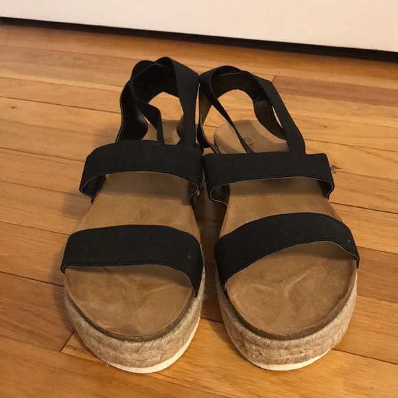Shoes - Strappy Platform sandals